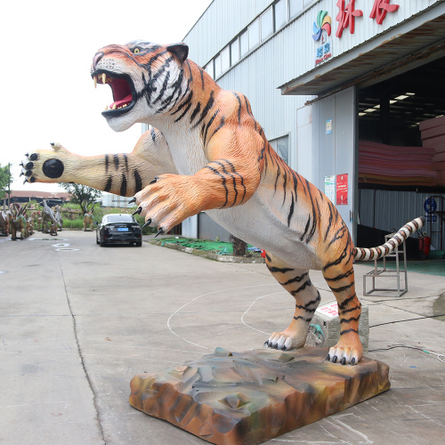 Lifelike Animatronic Tiger With Sharp Teeth