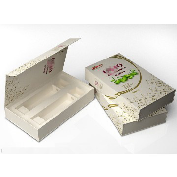 China cosmetic packaging box for store display