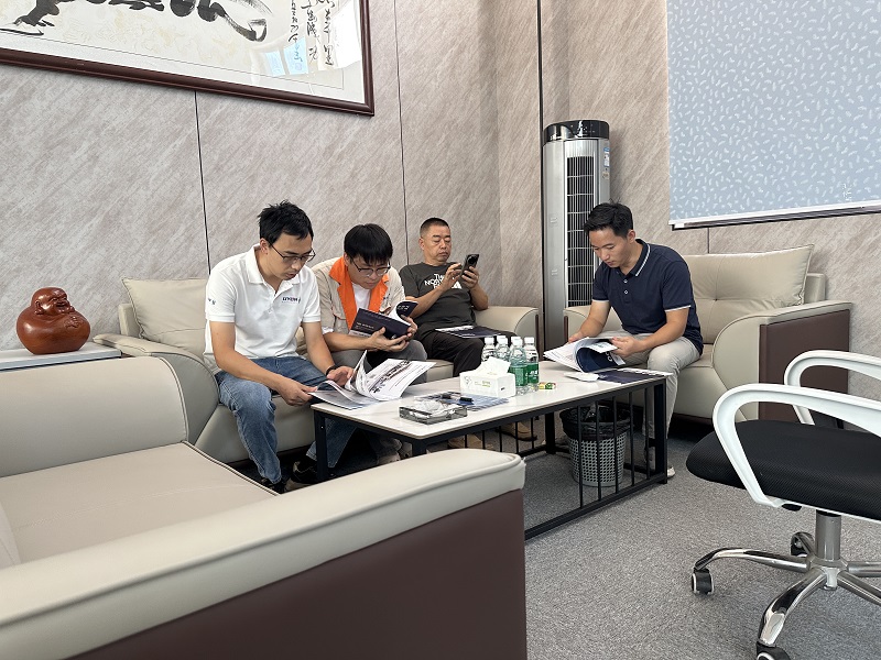 Deepening Exchange and Cooperation; Joining Forces for Development: Liyang Industry Visits Sennan Electric