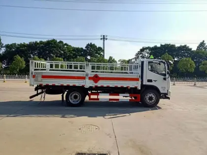 Liquefied petroleum gas cylinder transport vehicle