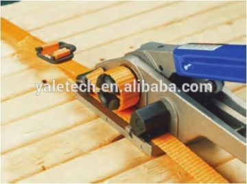 Manual tensioner for lashing