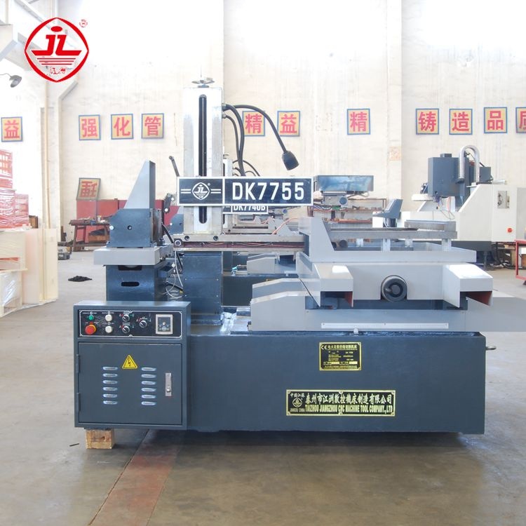 DK7755 Controlador de máquina de corte de cables CNC EDM