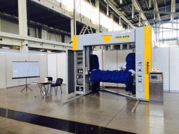 Roll car wash systems