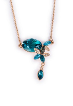 Crystal Fashionable Necklaces