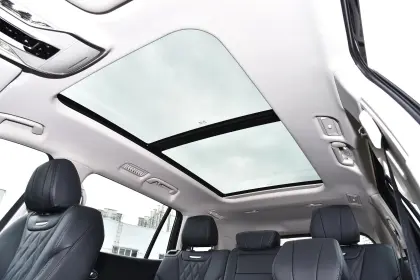 FAW Hongqi HS7 Hybrid SUV