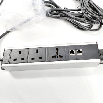 Dostosowywany aluminiowy stojak z brytyjskim wylotem zasilania PDU