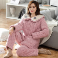 Winterdicke Koralle -Fleece -Pyjamas von Frauen
