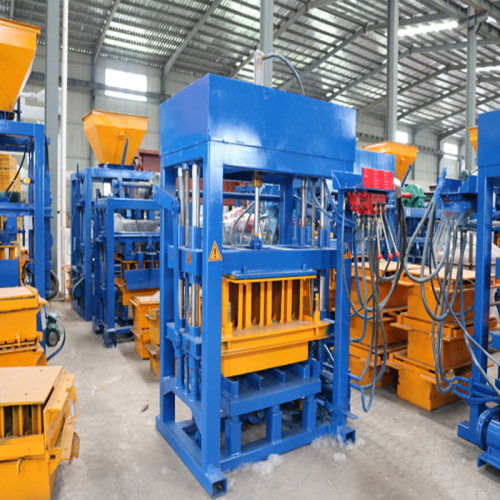 QT4-30 Brick Machine Export naar Laos