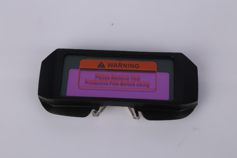 auto darkening welding helmet