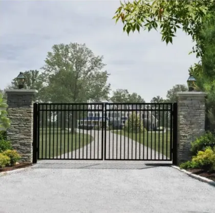 Outdoor Courtyard Fence with Decorative