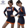 Tilpassede collegiate cheer uniformer