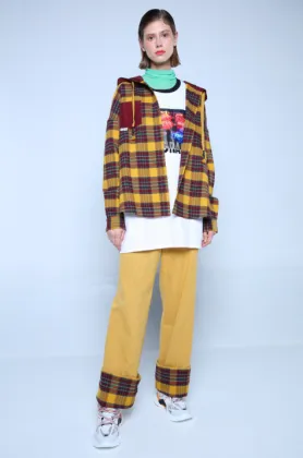 STRAIGHT LEG TROUSERS WITH TURN-UP HEMS