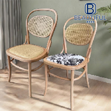 Cadeira curvada moderna com aparência elegante e minimalista
