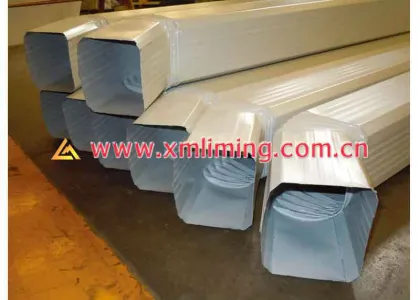 Pipe bending machine