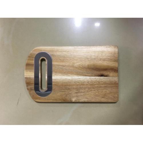 tagliere in legno con manico centrato