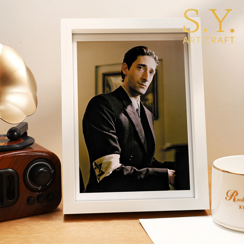 Temiz Beyaz Masa Üstü Resim Çerçevesi