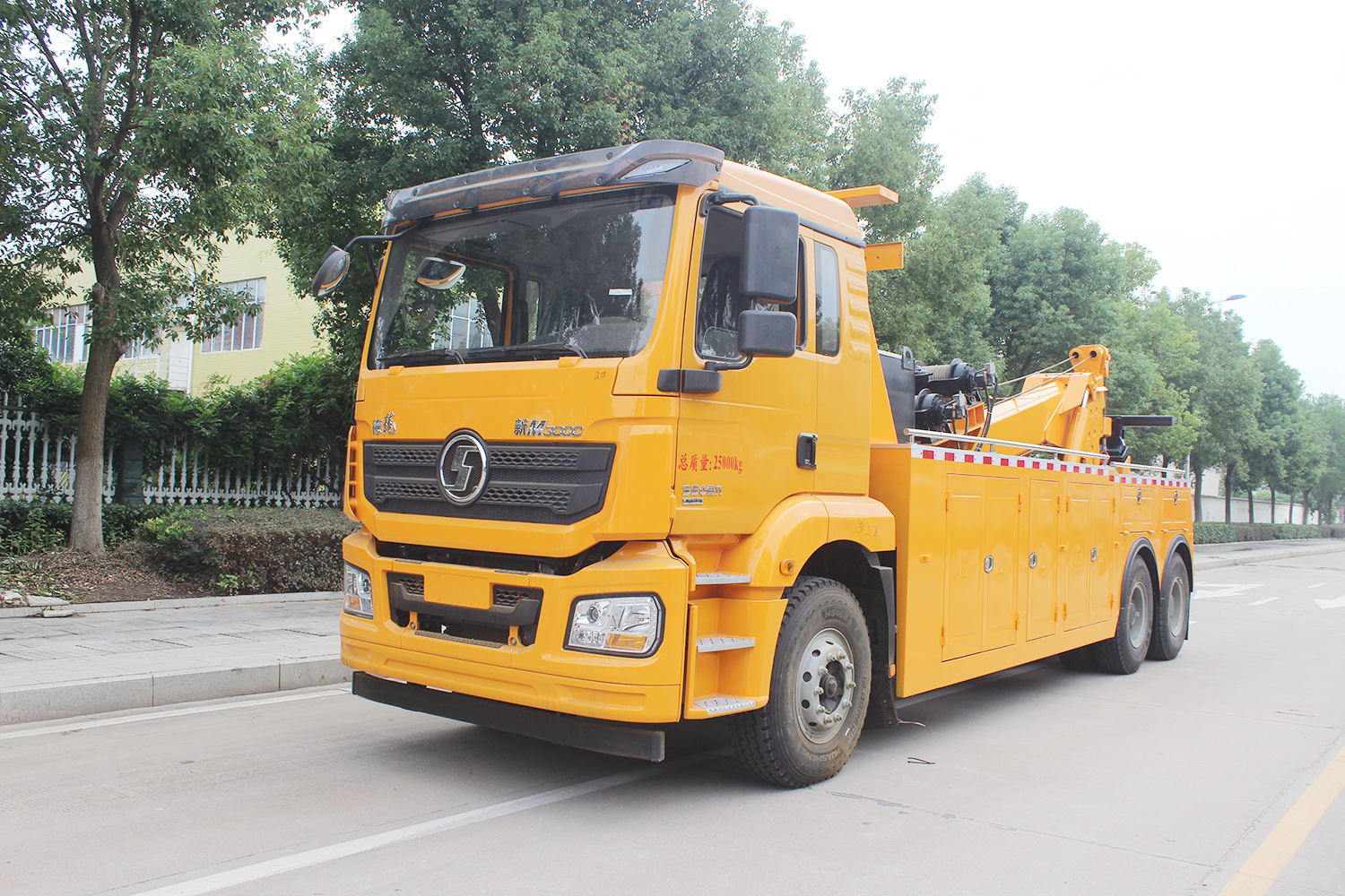 SHACMAN tow truck with lifting capacity 20 tons