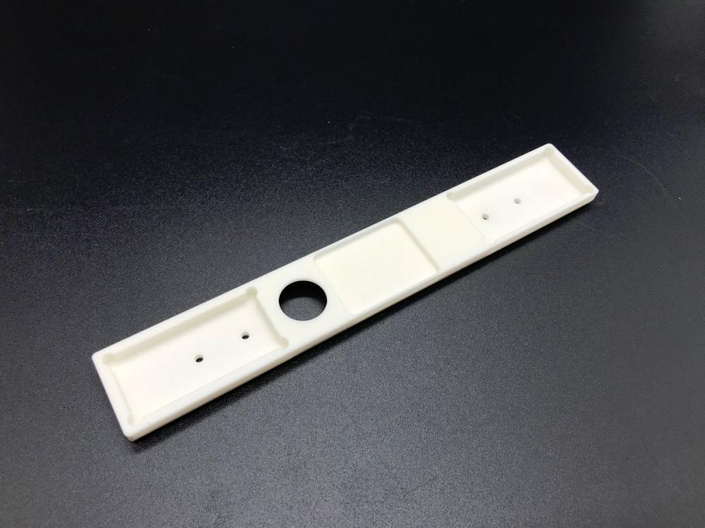 Alumina industrial ceramic bar CNC turning machining CNC milling manufacturer and CNC grinding supplier