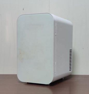 High-Quality 6L Glass Door Portable Cooler Box Facial Fridge - 2021 New Mini Refrigerator for Home