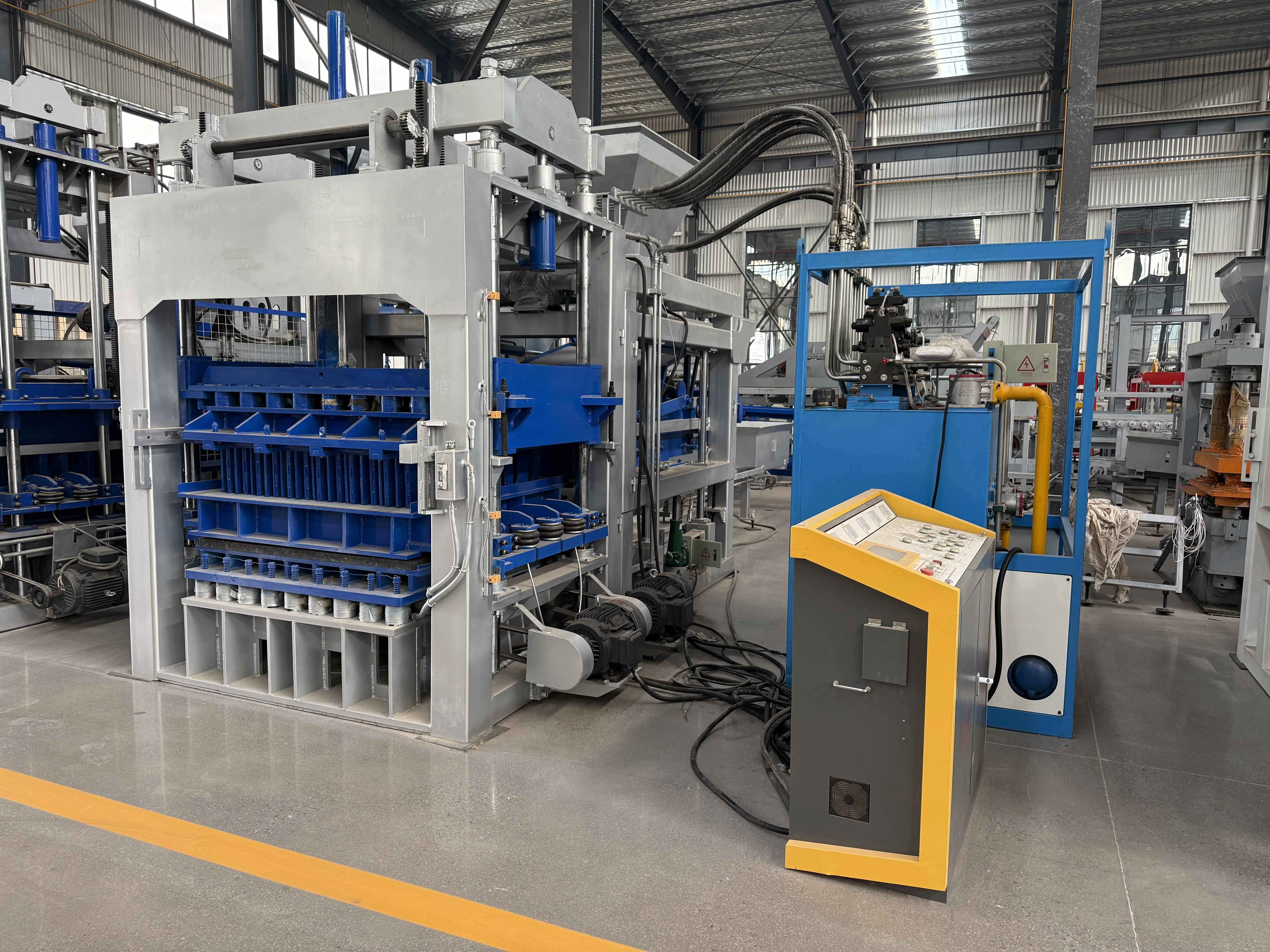 Производство крупномасштабного оборудования для производства кирпича