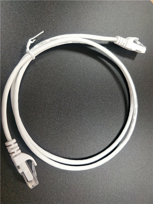 Câble de raccordement Ethernet mince Cat6A en cuivre nu pur