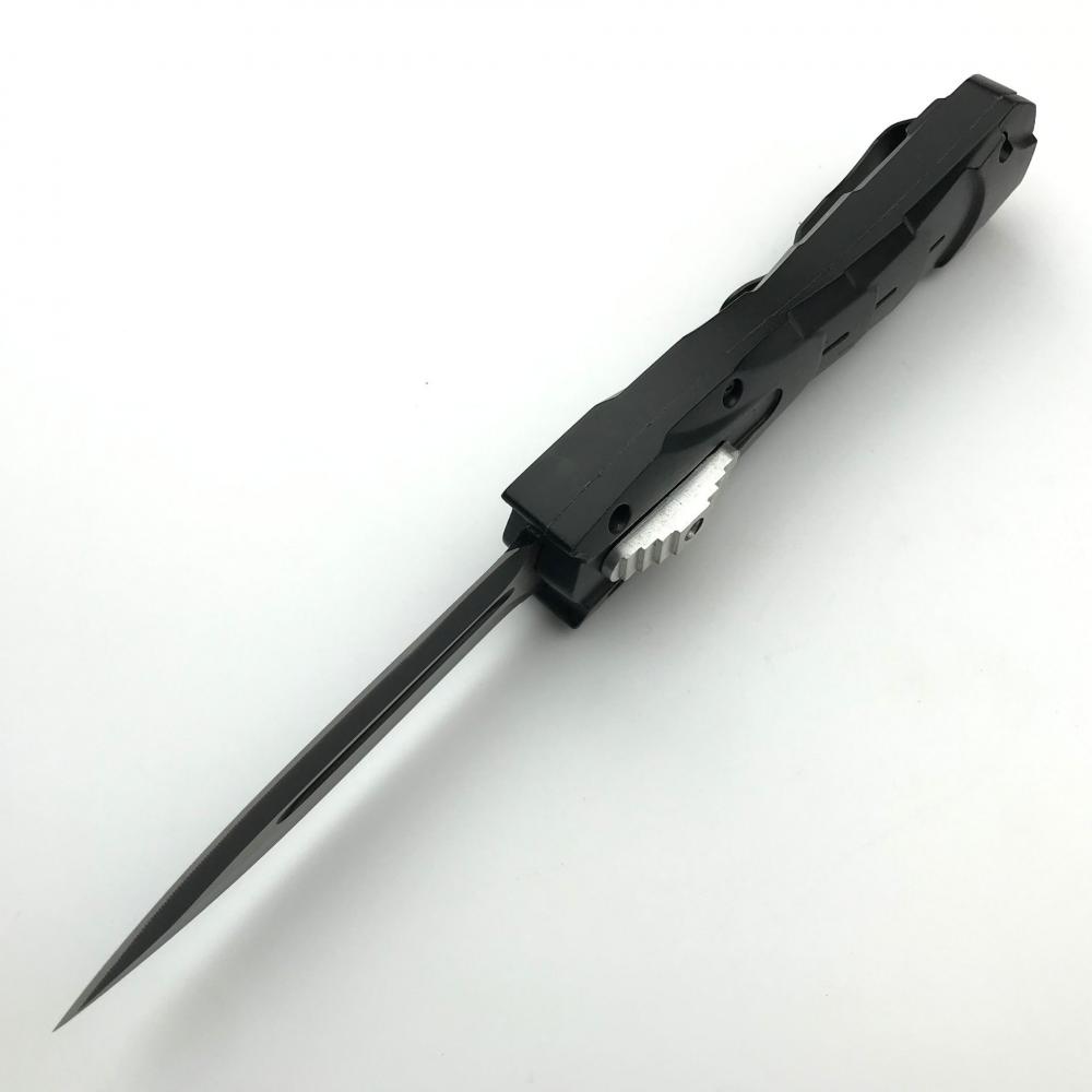 Push Botton Knife