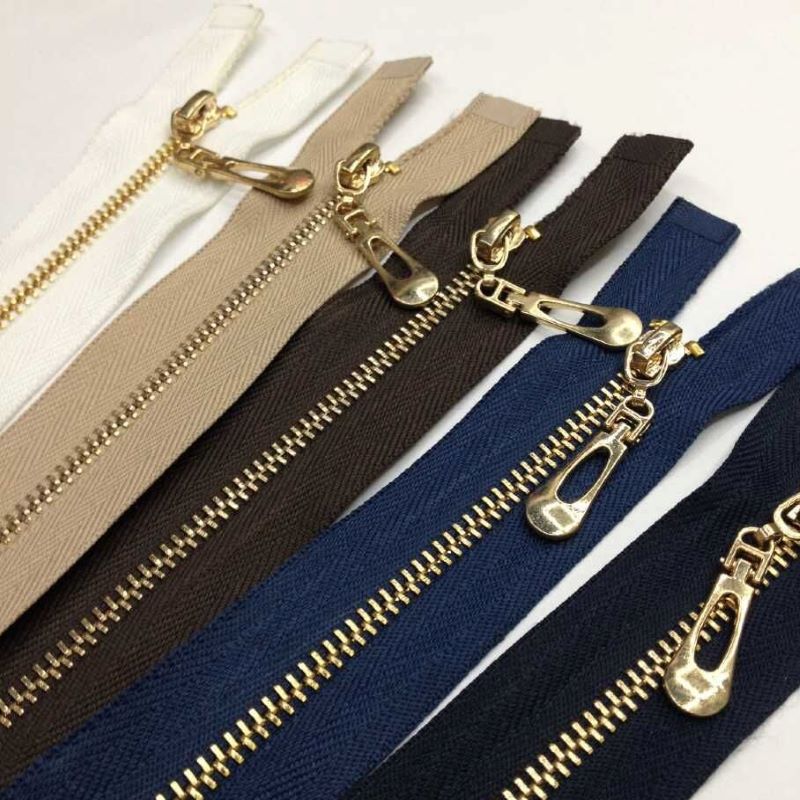 Discounts golden brass zippers for merchandise