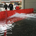 洪水を移動するためのモバイル洪水移動障壁