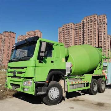 Camion de béton prêt à l&#39;emploi