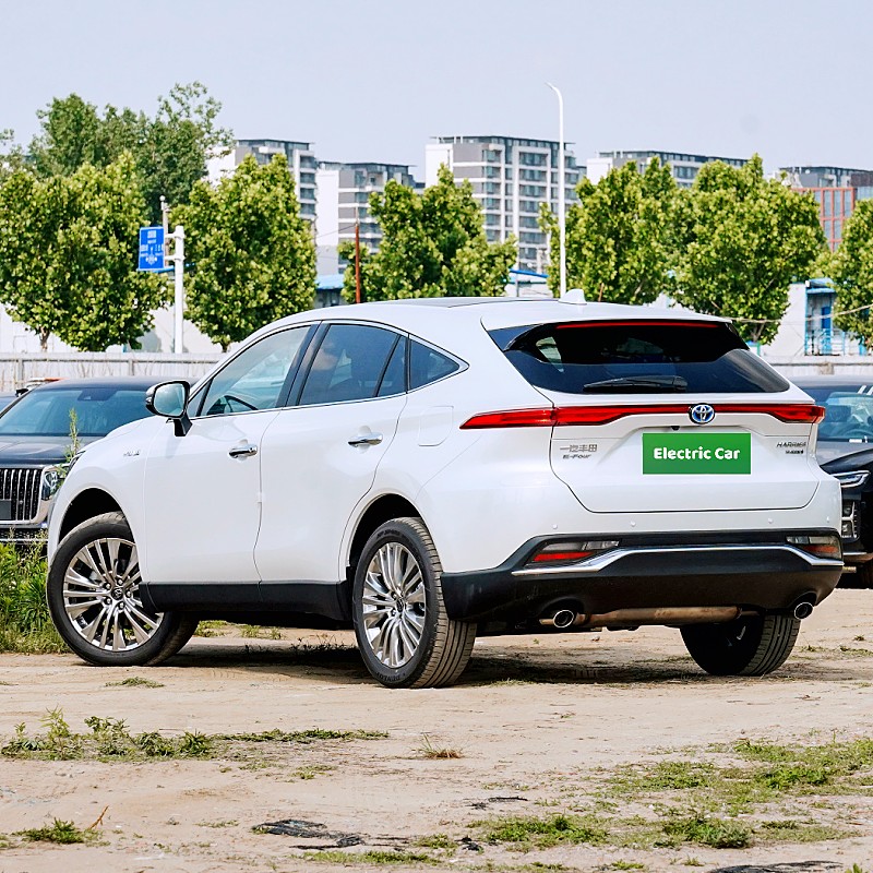 5-seater Toyota Harrier for family transportation