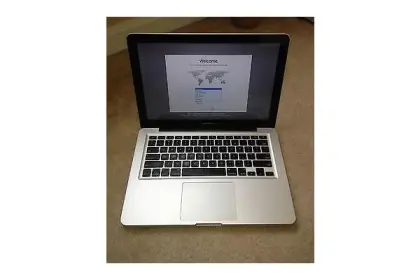 Apple MacBook Pro A1278 13" MC374LL/A (4/2010) MINT w/cases & Office for Mac