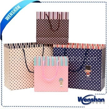 2015 luxury laminated garment paper bag with customized logo