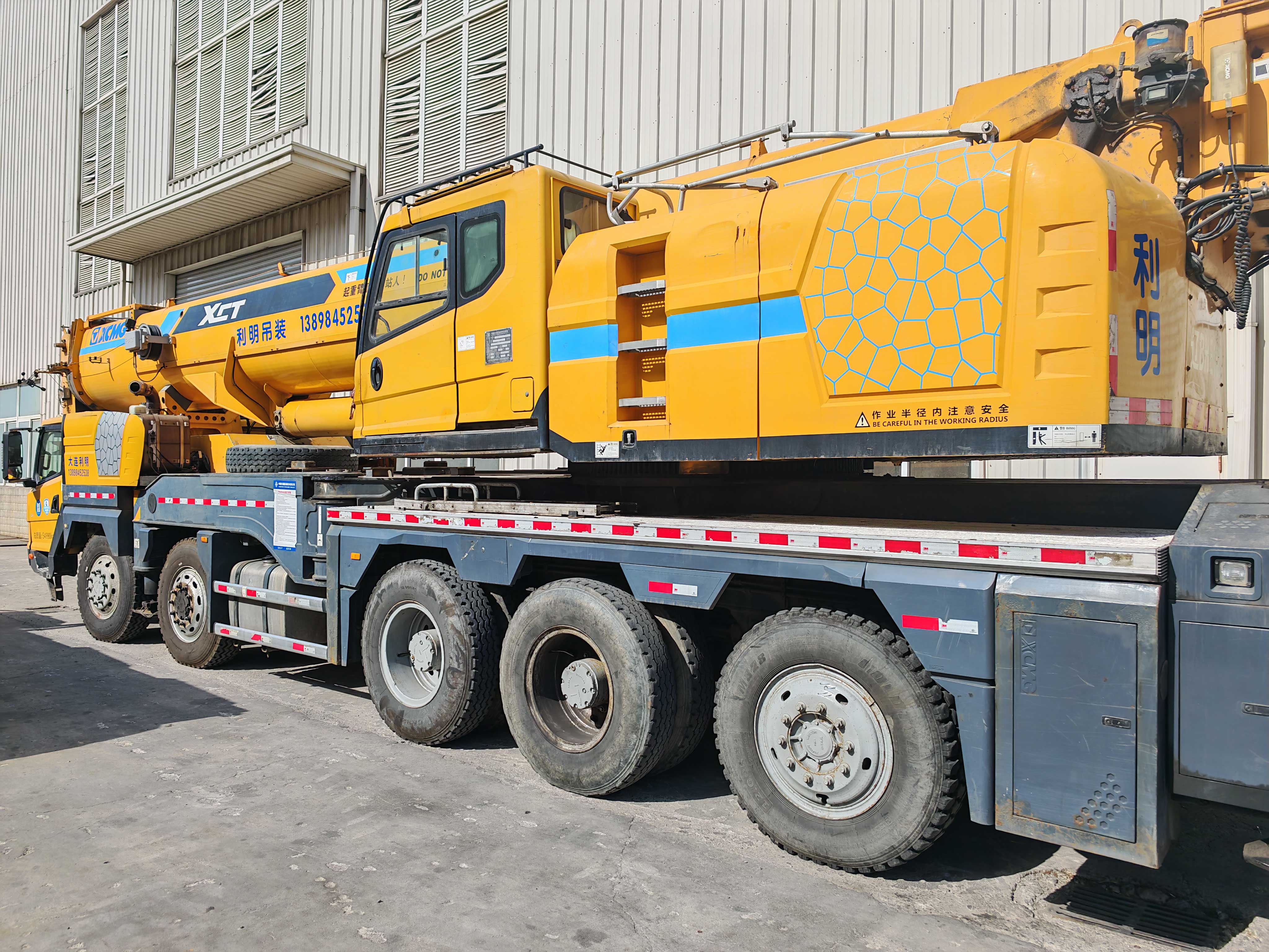 Side-profile-of-used-truck-crane-XCT110