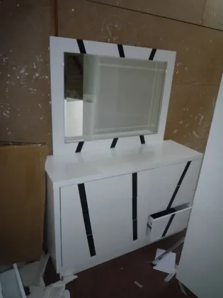 Modern white high gloss bedroom dresser