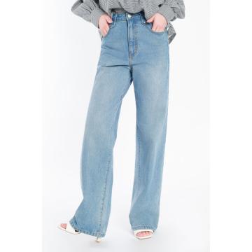 Hellblaue schlanke Fit -Jeans