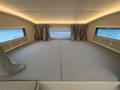 Chinese Motorhome Manufacturers: Pickup 4X4 Maxus Motorhome RV with 2 Beds & 1 Bathroom