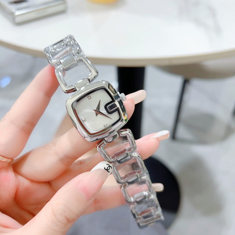 Elegant Hollow Design Ladies Watch with Delicate Chain Strap