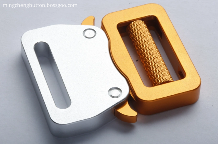 metal buttons