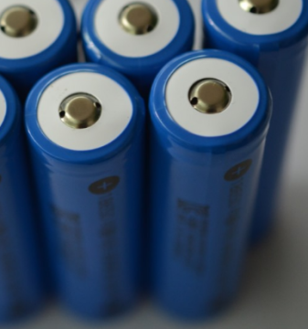 Migliore batteria torcia elettrica conveniente 3.7 v 2000 mAh (18650PPH)