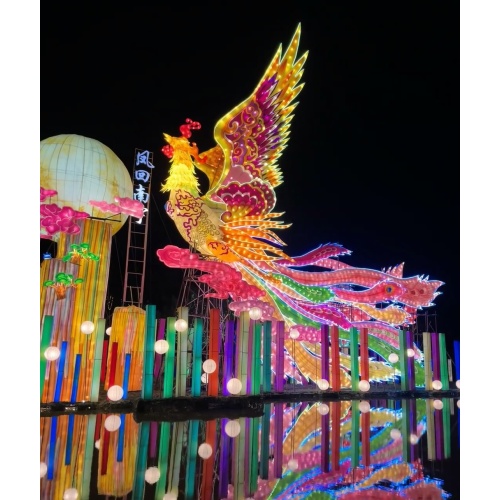 Phoenix roosts in the Wutong·Oriental Qiyun Lantern Invitation