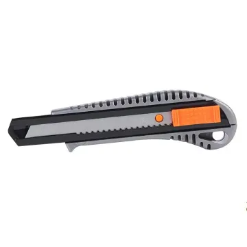 heavy duty utility knife with 18 mm blade