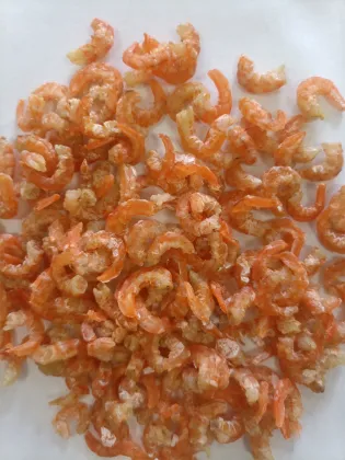 Delicious Dried Peeled Shrimp for Snacks and Cooking