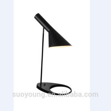 Hot Sales Lamp Replica Metal Lamp Reading Table Lamp (MT8062-1)