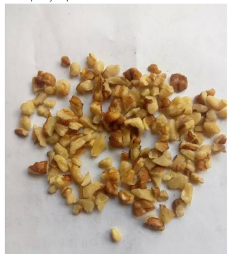 Chopped walnut kernel for bakery use