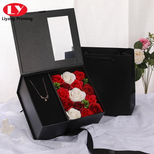 Caja de flores hecha a mano personalizada con ventana