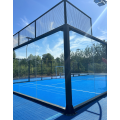 Pista de pádel de grandes pilares