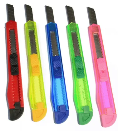 cheap Plastic retractable safety cutter knife ,art knife