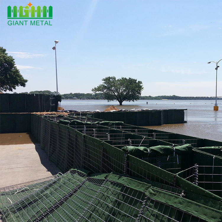 Welded Gabion Retaining Wall With Fence