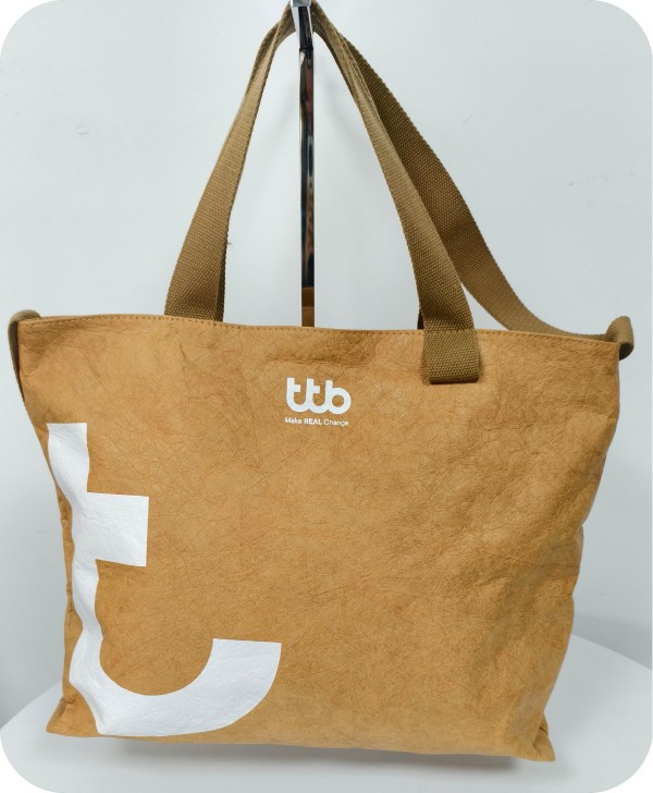 Simple and fashionable DuPont paper handbag