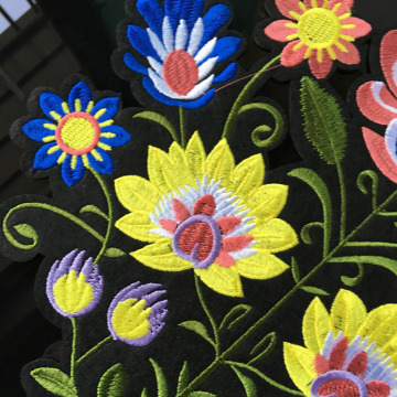 Färger Fjädrar Flower Iron On Broderi Patches Applique